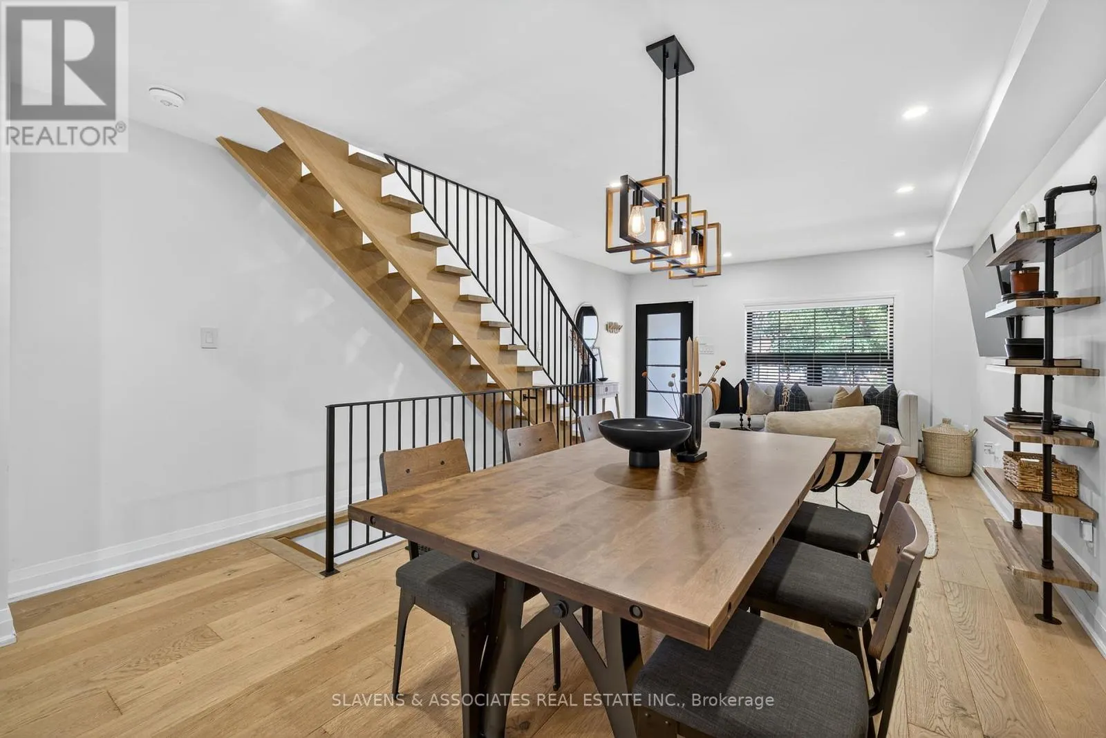 176 ROSETHORN AVENUE