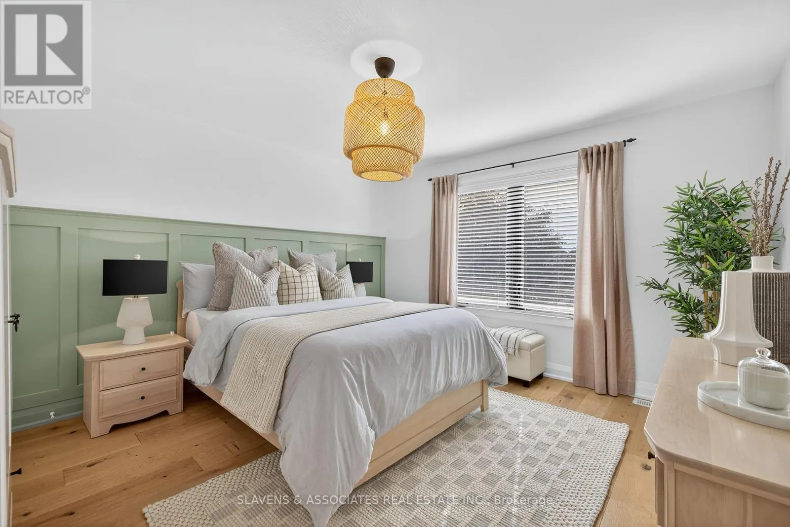 176 ROSETHORN AVENUE