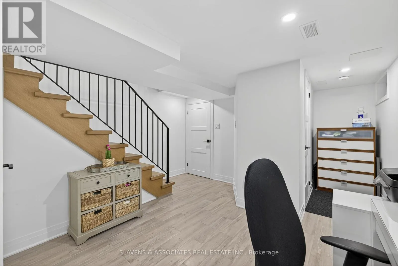 176 ROSETHORN AVENUE