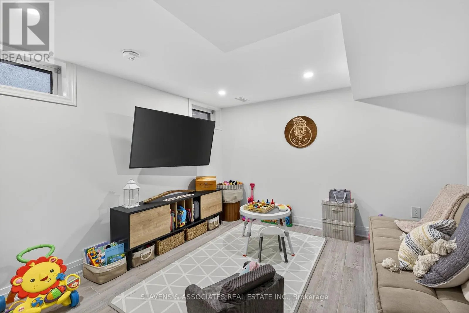176 ROSETHORN AVENUE