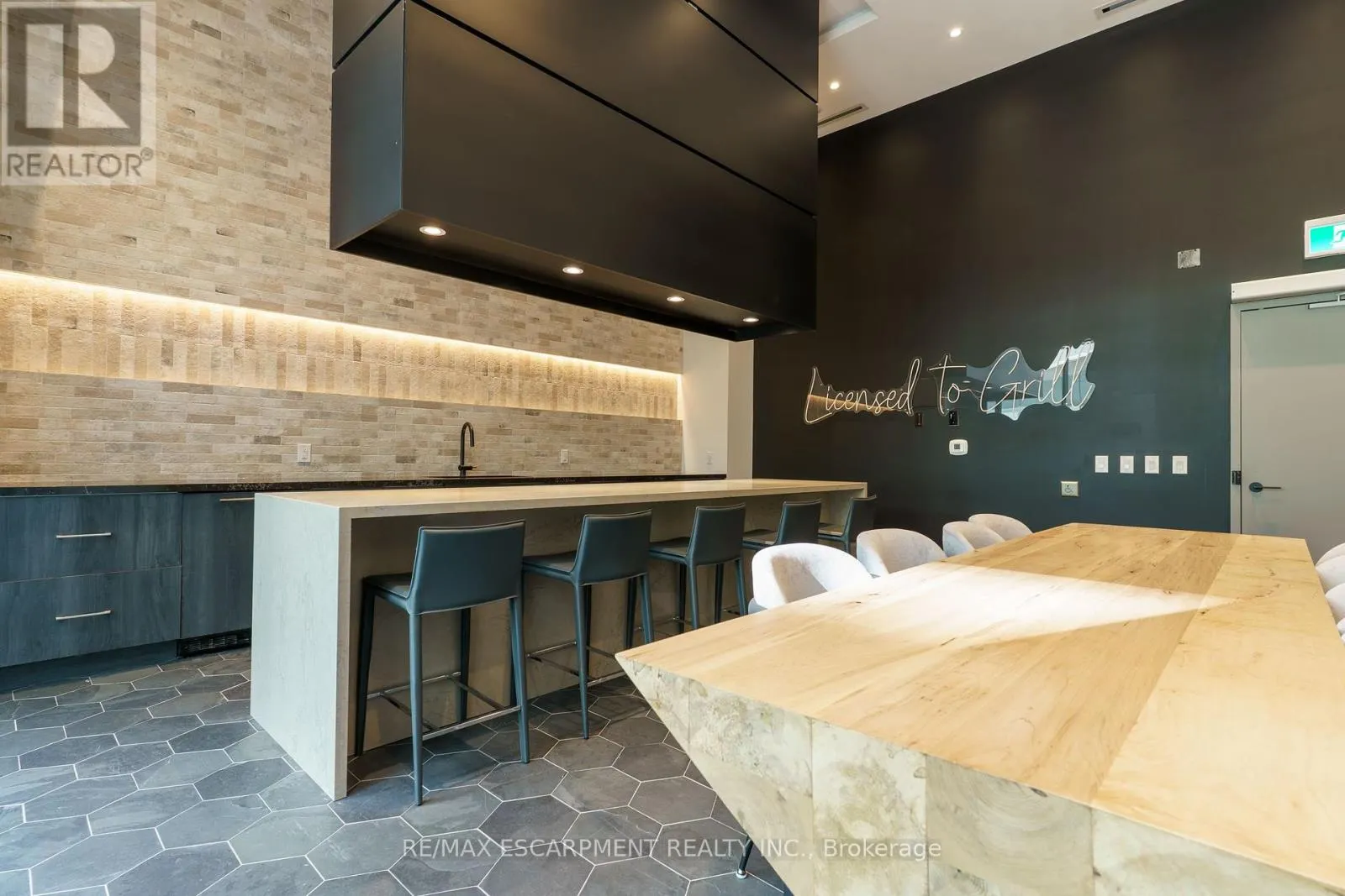 614 - 2450 OLD BRONTE ROAD
