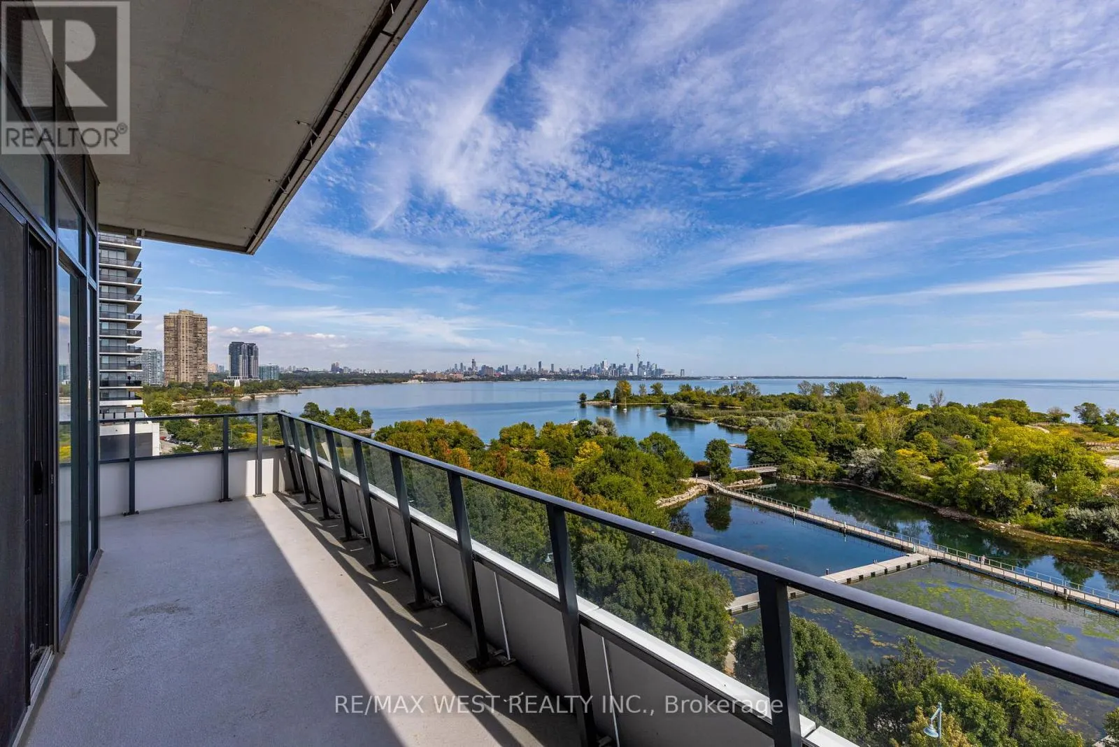 702 - 20 SHORE BREEZE DRIVE