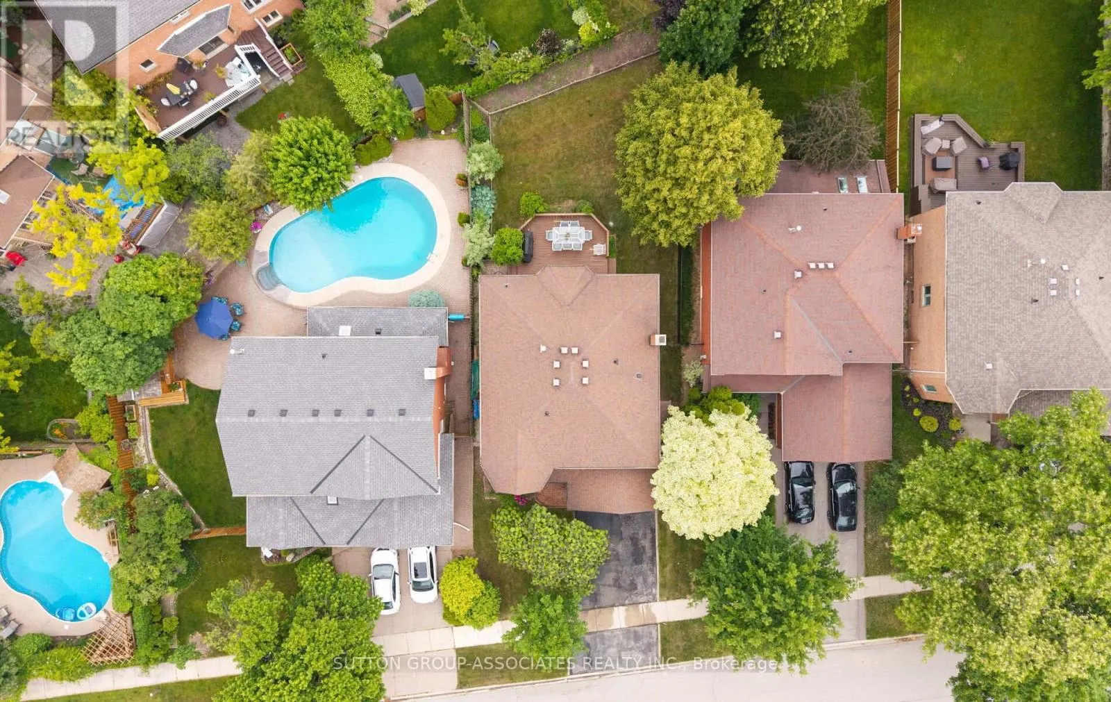 1252 GREENWOOD CRESCENT
