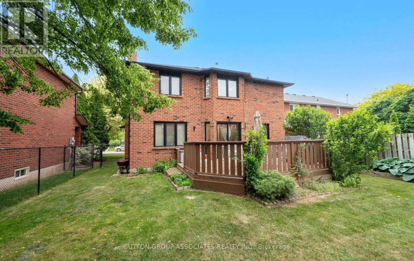 1252 GREENWOOD CRESCENT