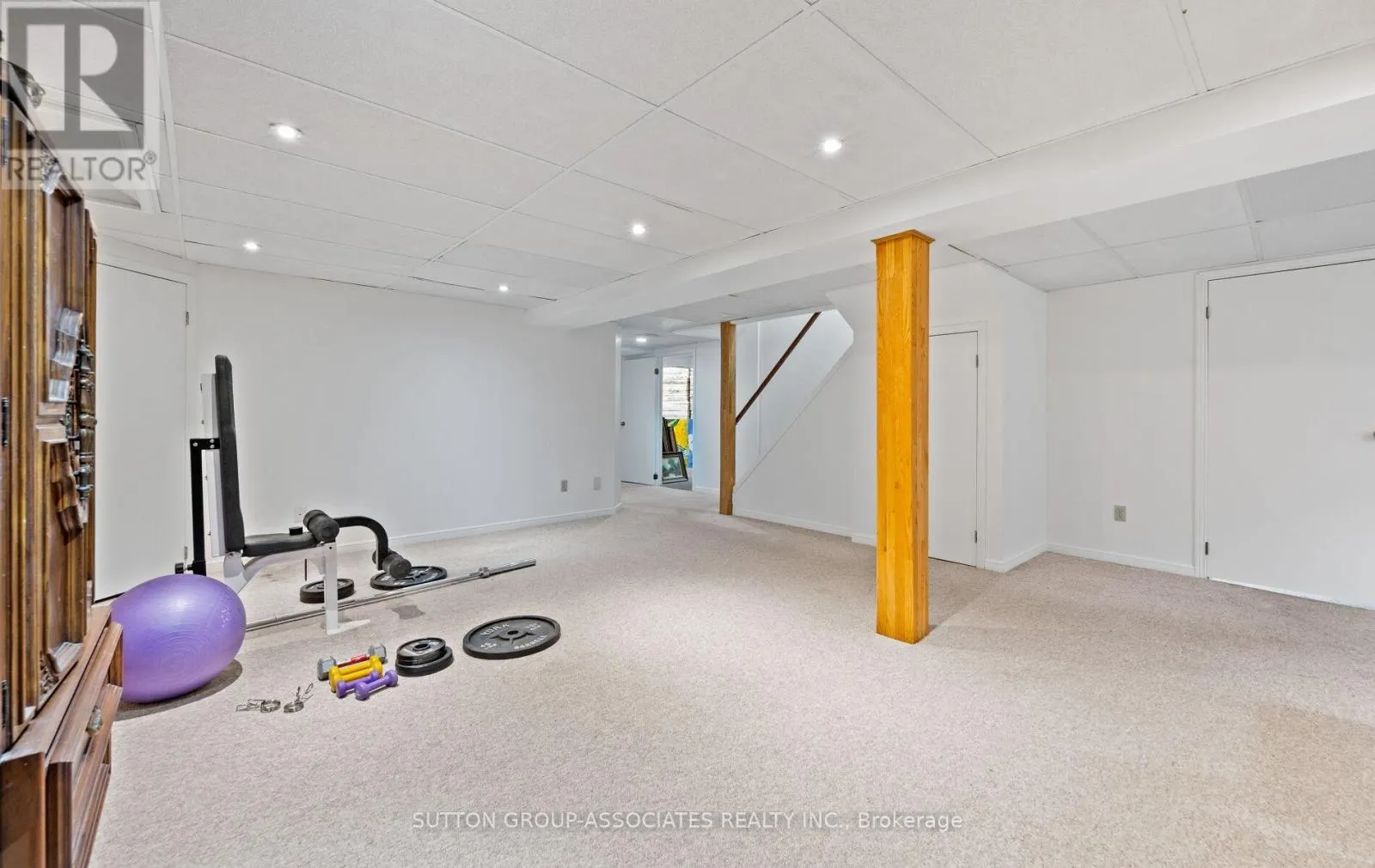 1252 GREENWOOD CRESCENT