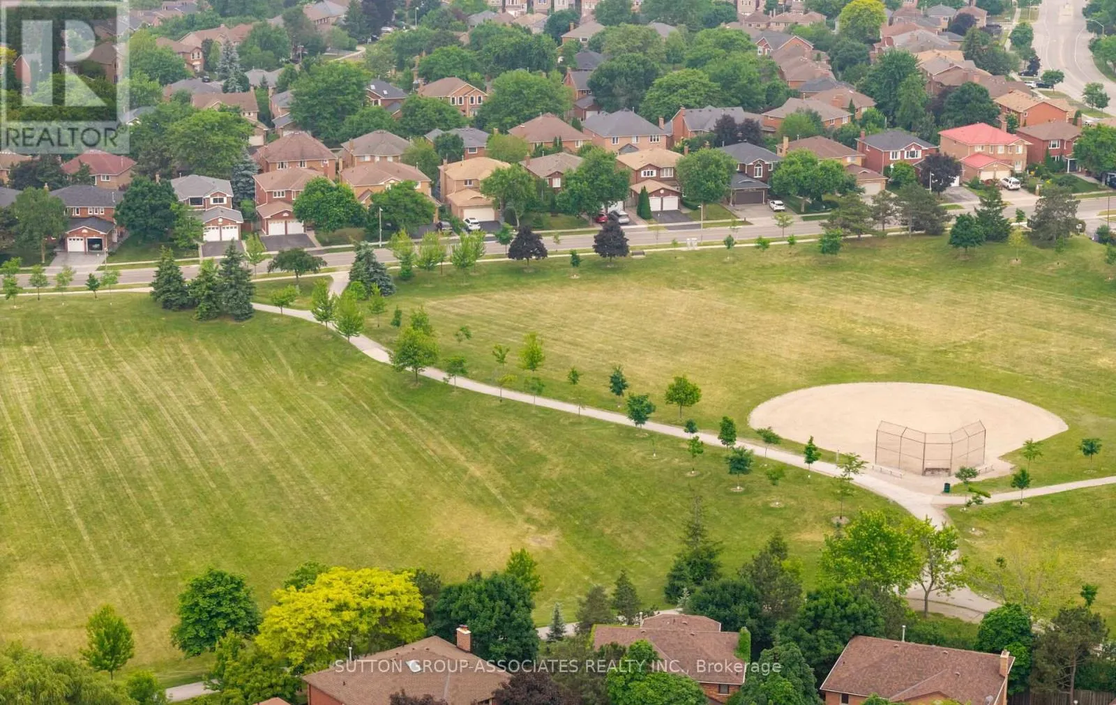 1252 GREENWOOD CRESCENT