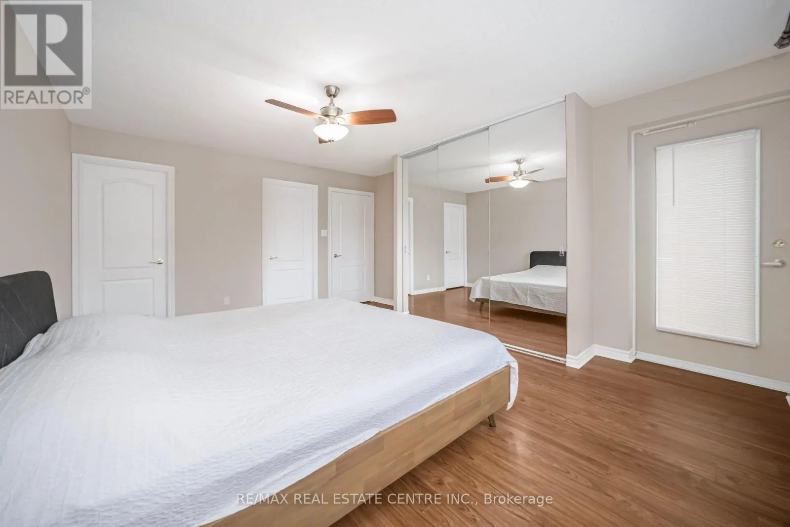 301 - 3 DAYSPRING CIRCLE