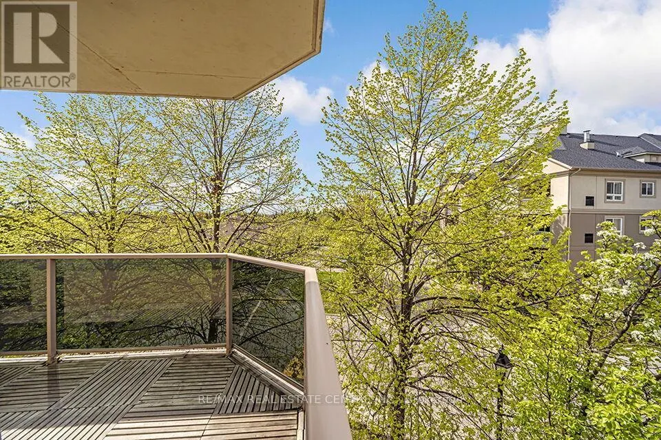301 - 3 DAYSPRING CIRCLE