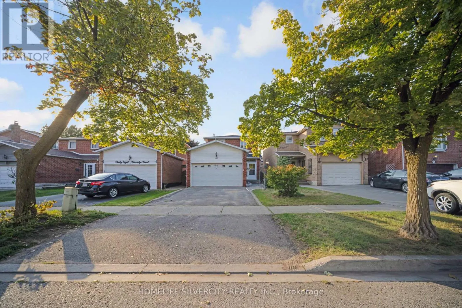 40 CLARRIDGE COURT