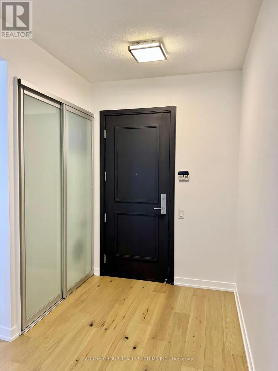 1807 - 88 PARK LAWN ROAD