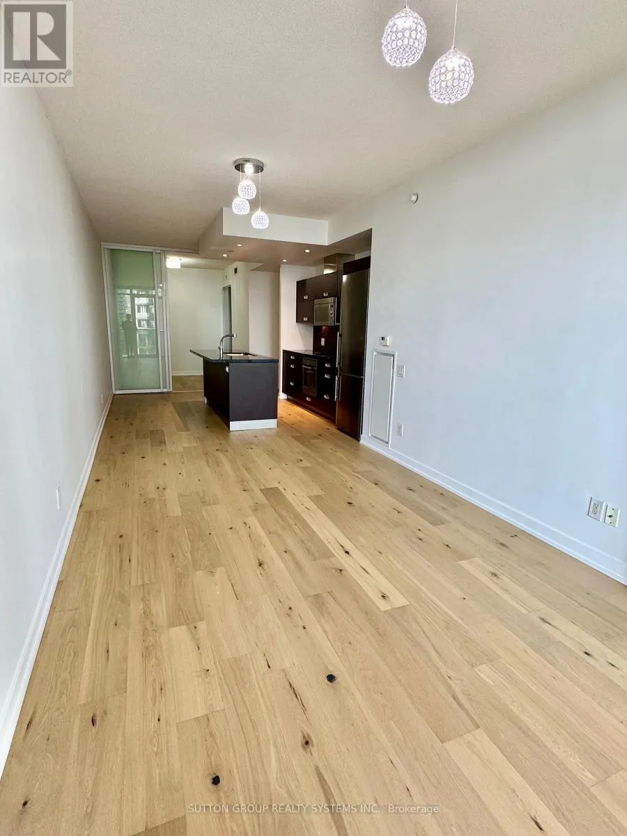 1807 - 88 PARK LAWN ROAD