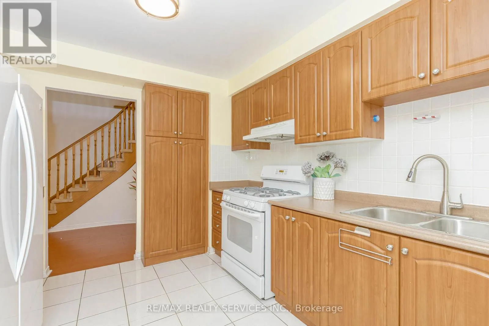 5028 NORTHERN LIGHTS CIRCLE