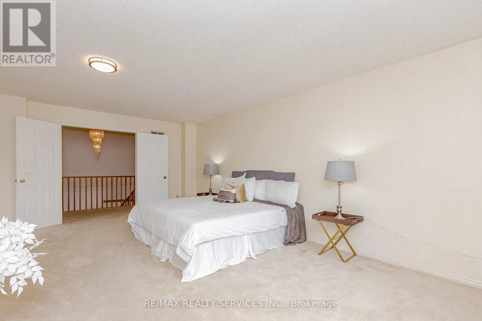 5028 NORTHERN LIGHTS CIRCLE