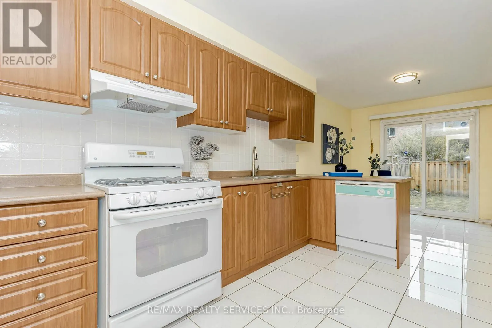 5028 NORTHERN LIGHTS CIRCLE