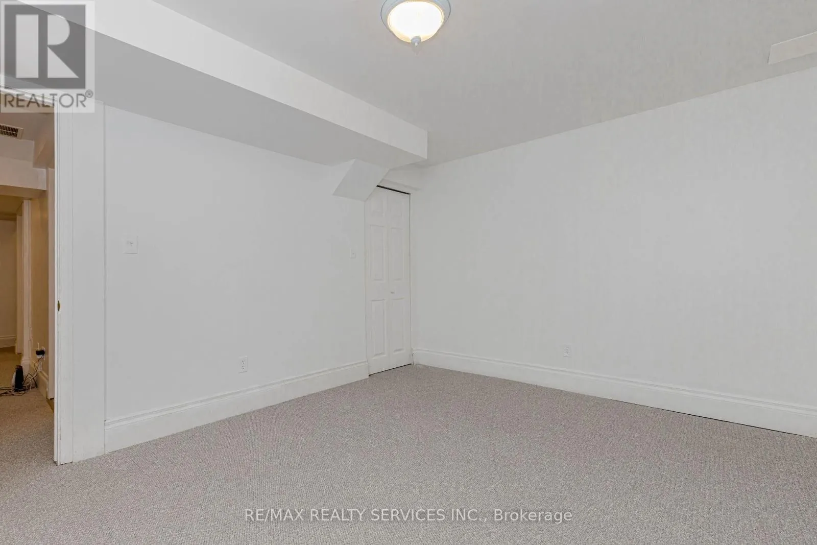 5028 NORTHERN LIGHTS CIRCLE
