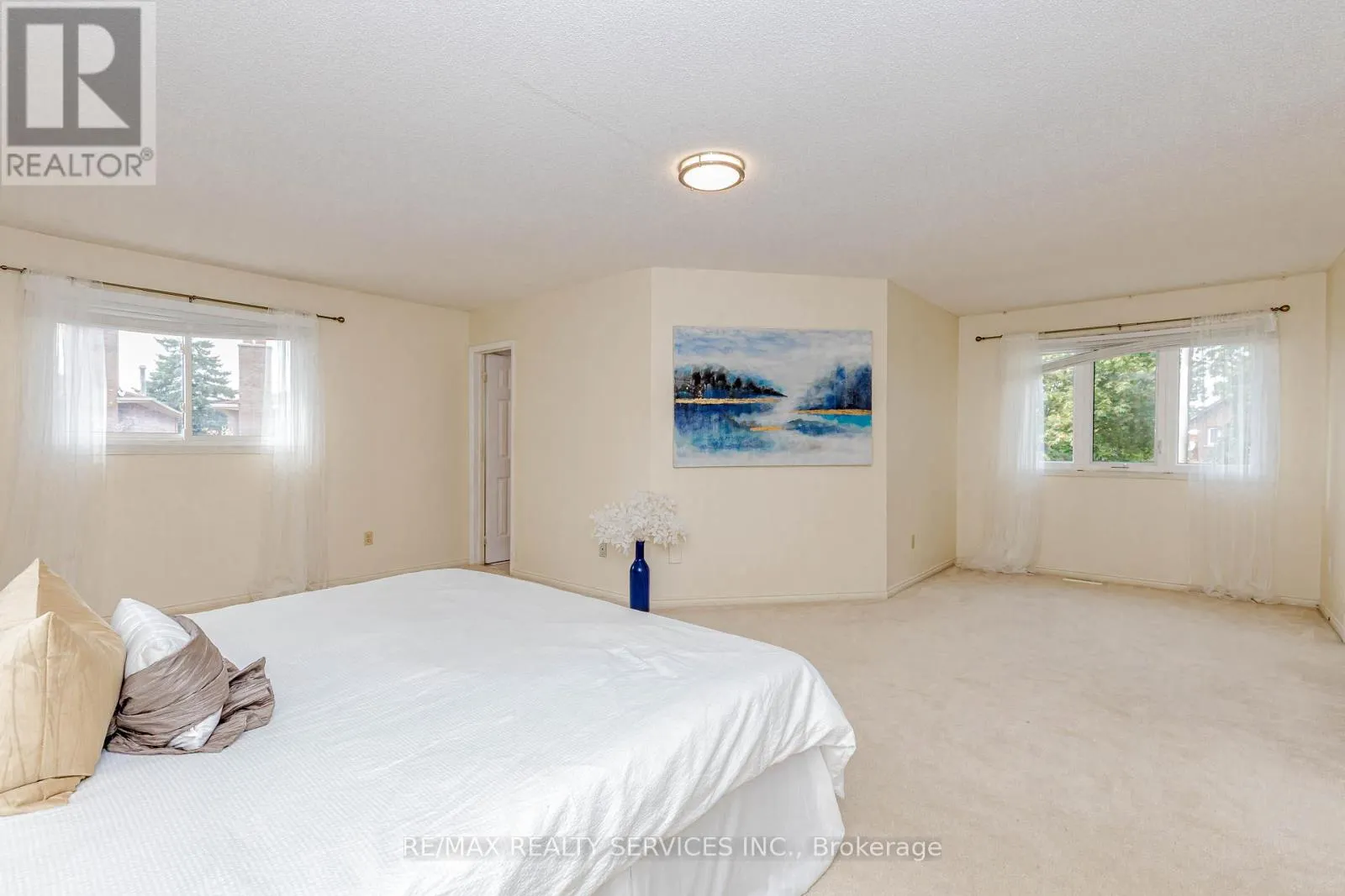 5028 NORTHERN LIGHTS CIRCLE