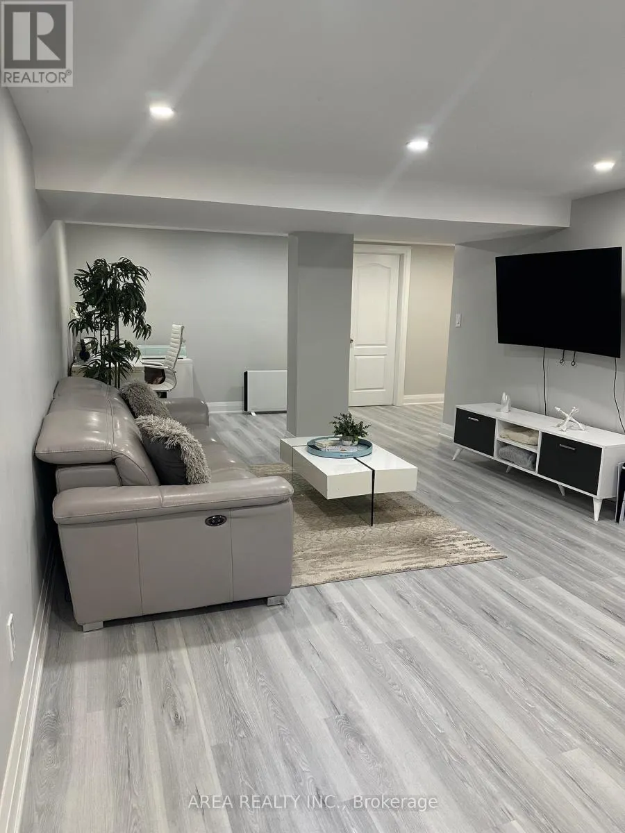 LOWER - 57 FARLEY CRESCENT