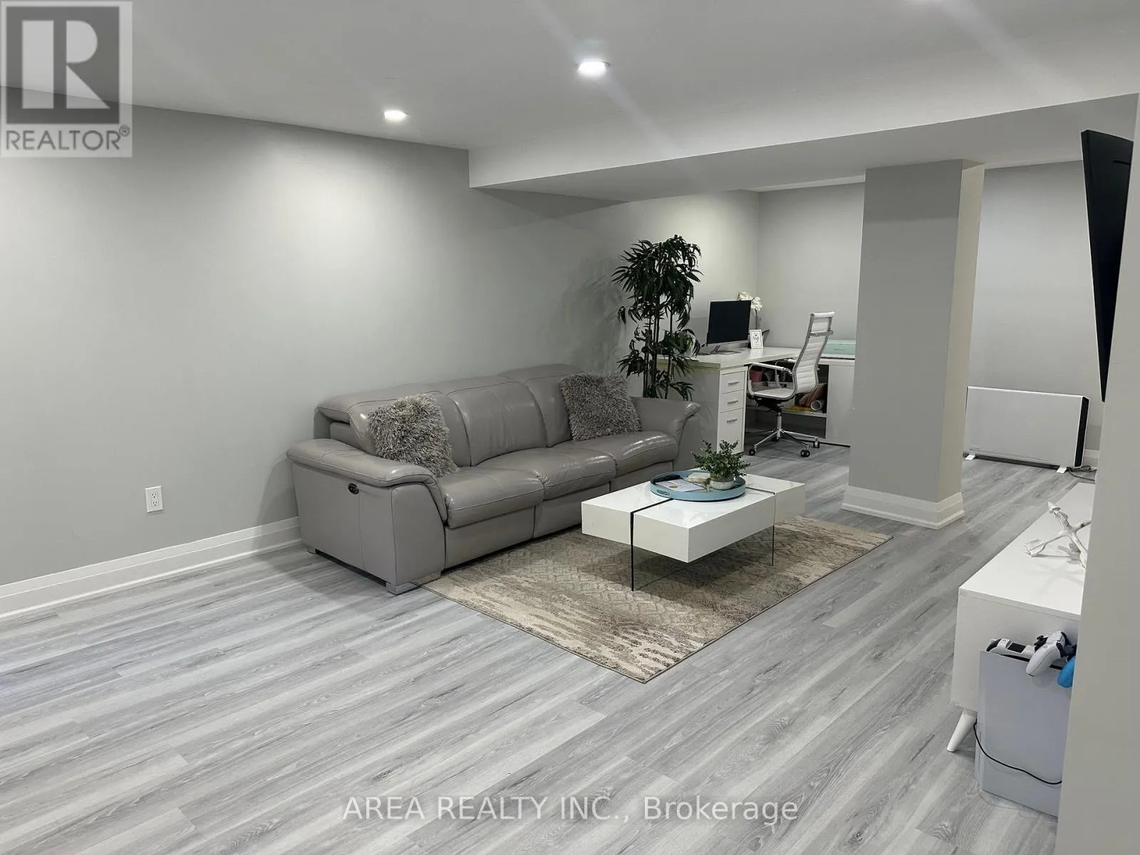 LOWER - 57 FARLEY CRESCENT