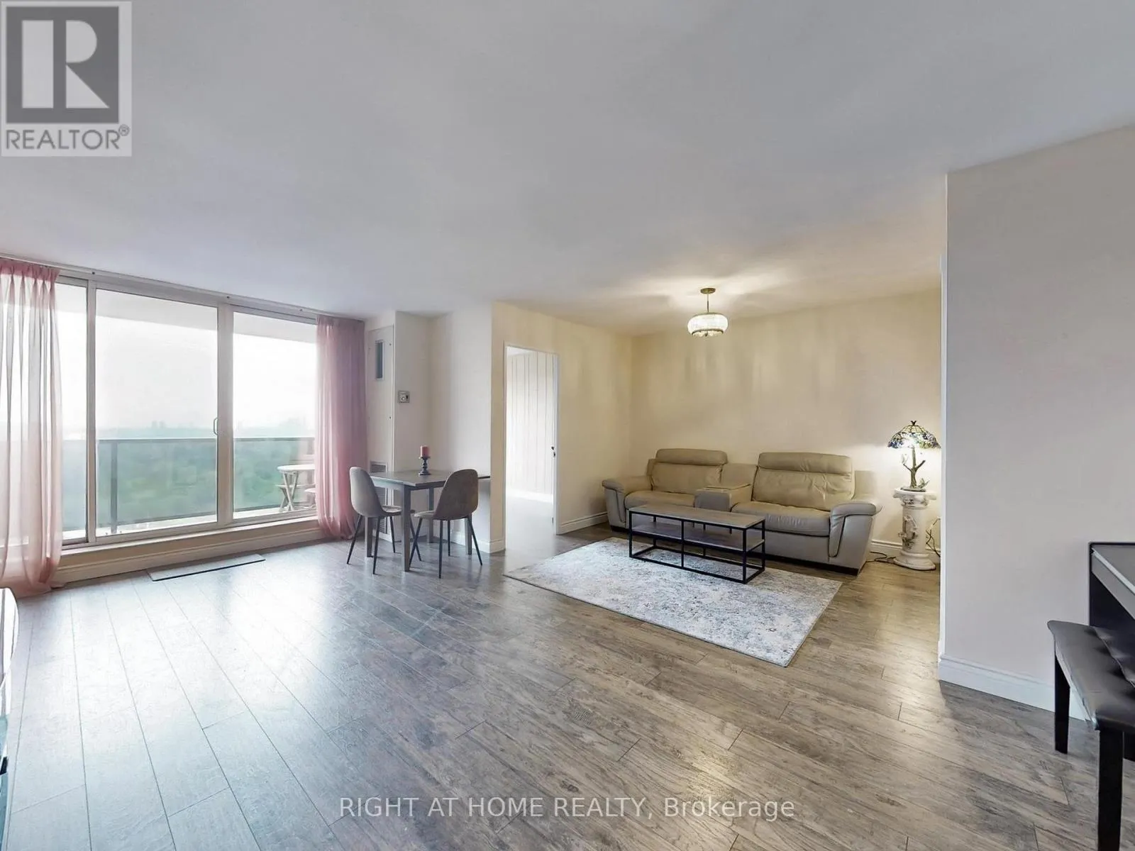2303 - 85 EMMETT AVENUE