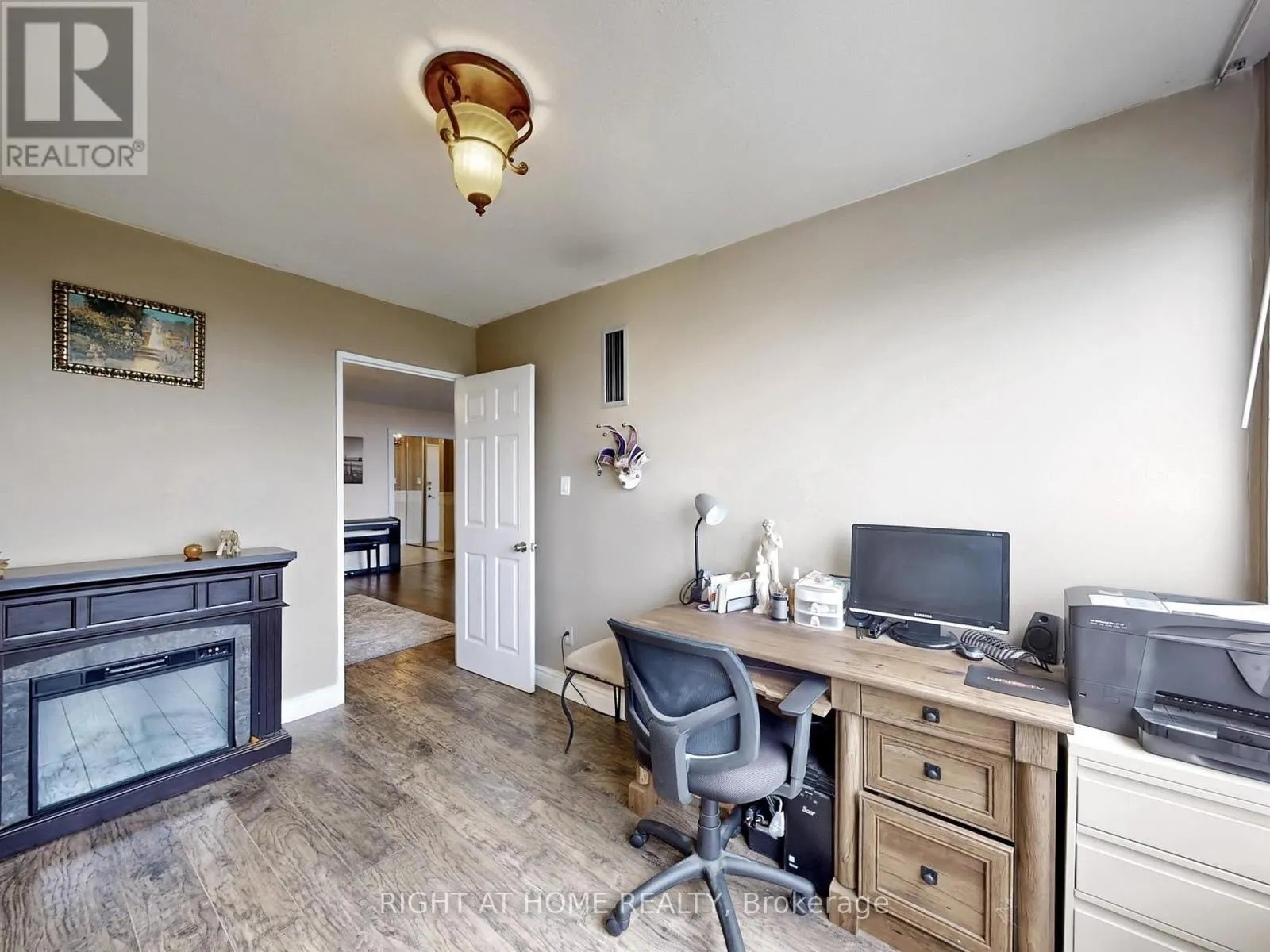 2303 - 85 EMMETT AVENUE