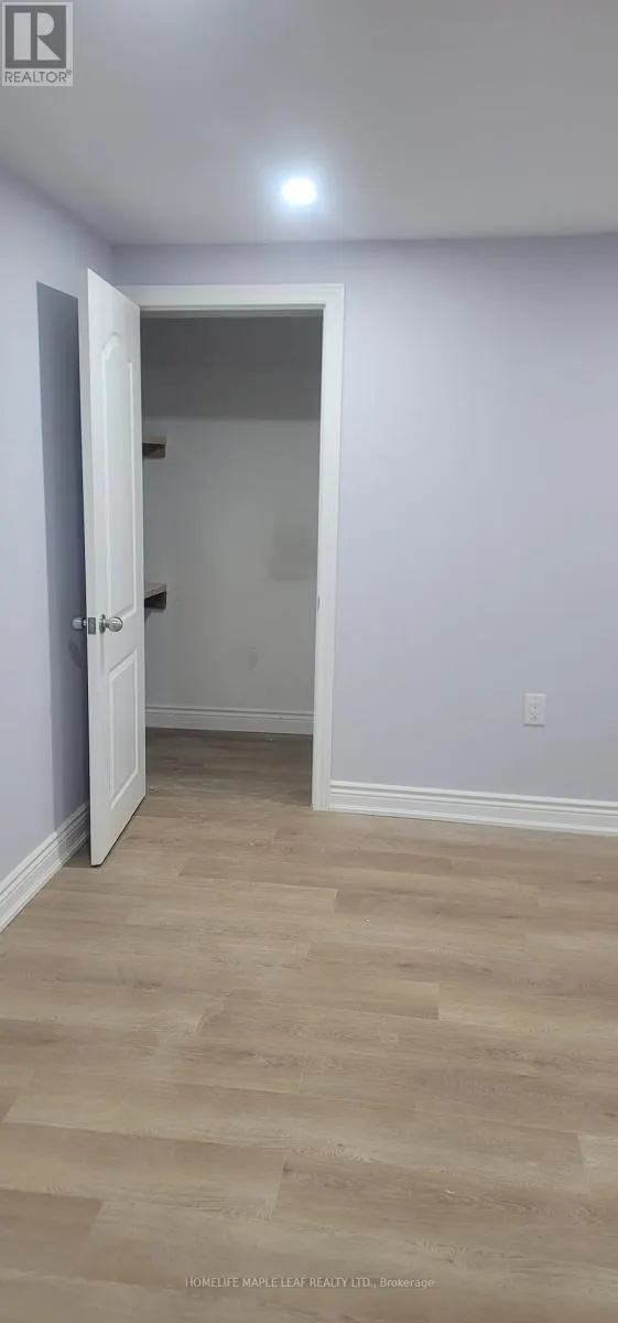 8 PAPPAIN CRESCENT