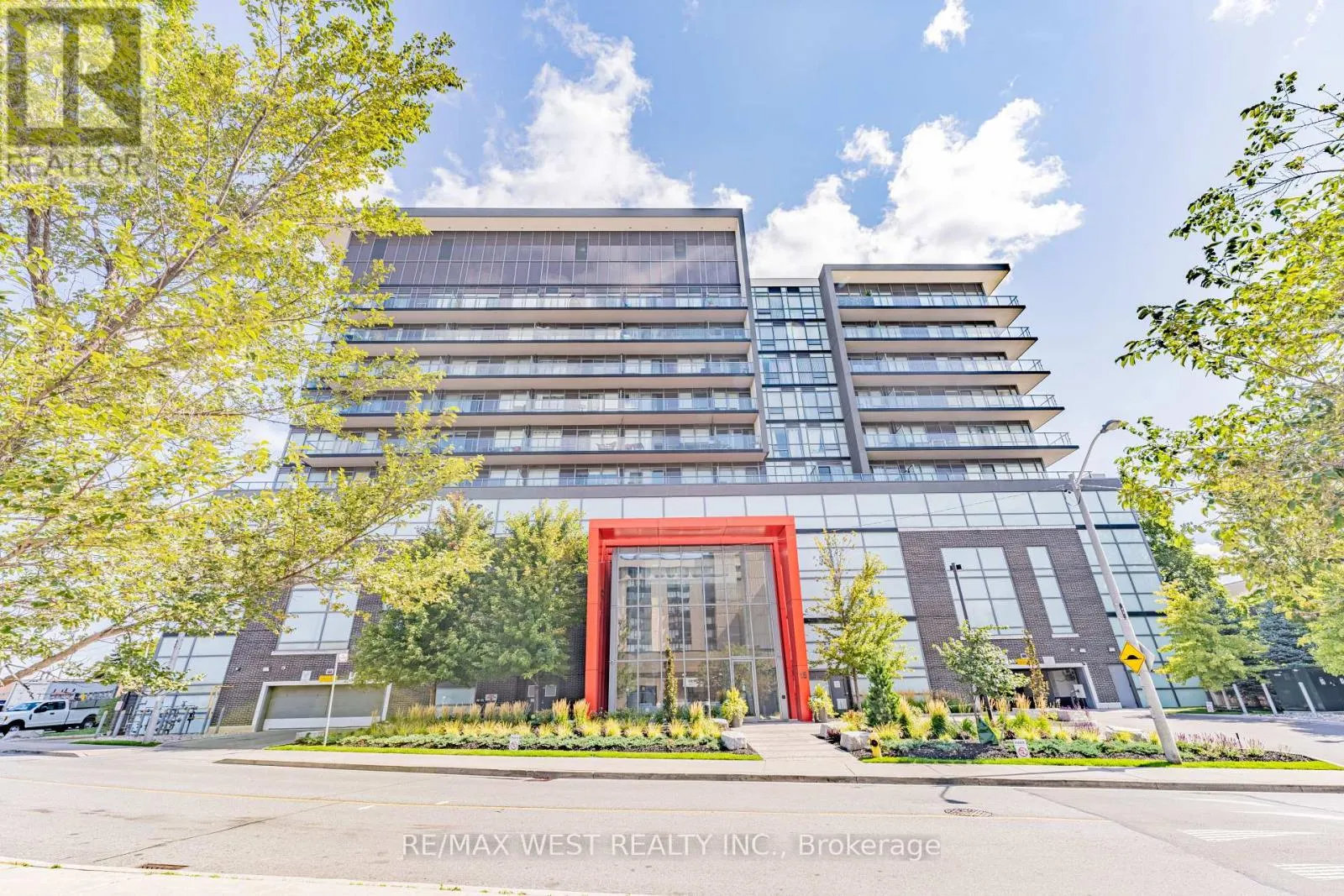 627 - 15 JAMES FINLAY WAY