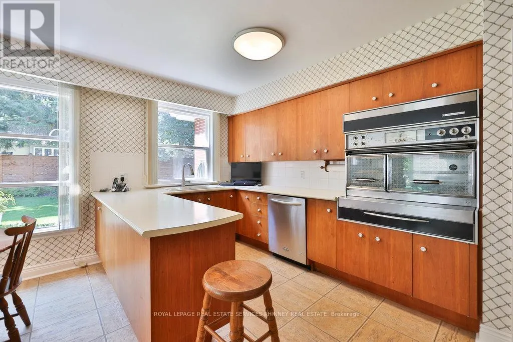 152 BRECKONDALE COURT