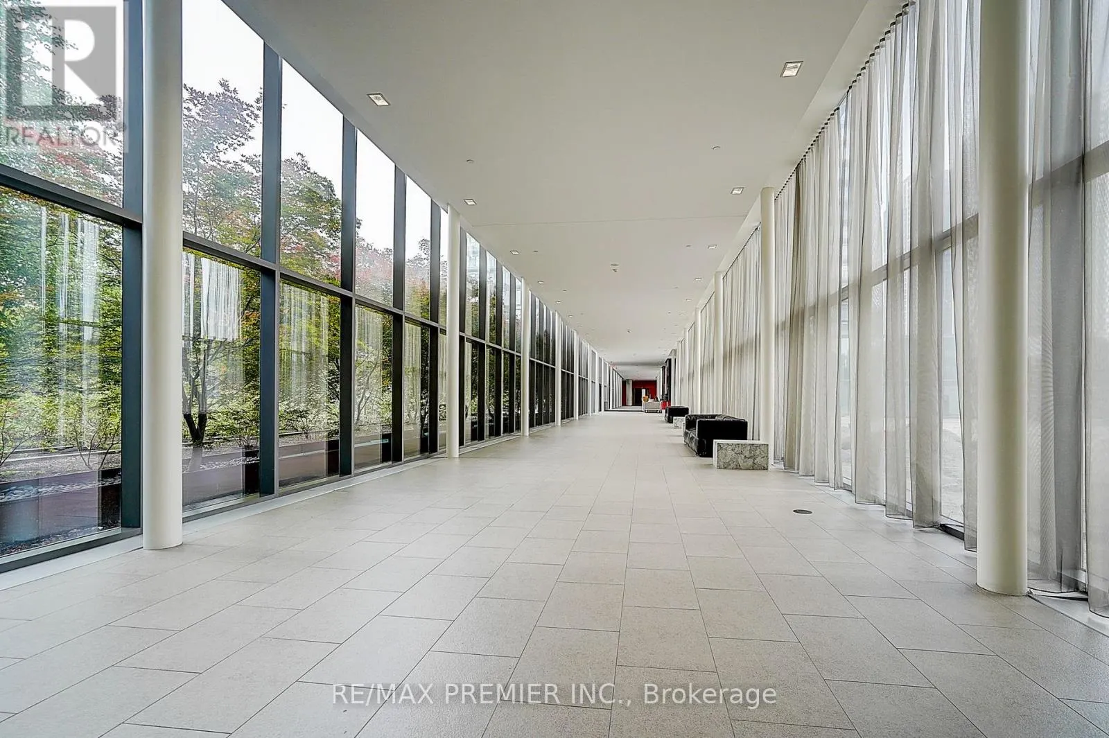 1808 - 105 THE QUEENSWAY