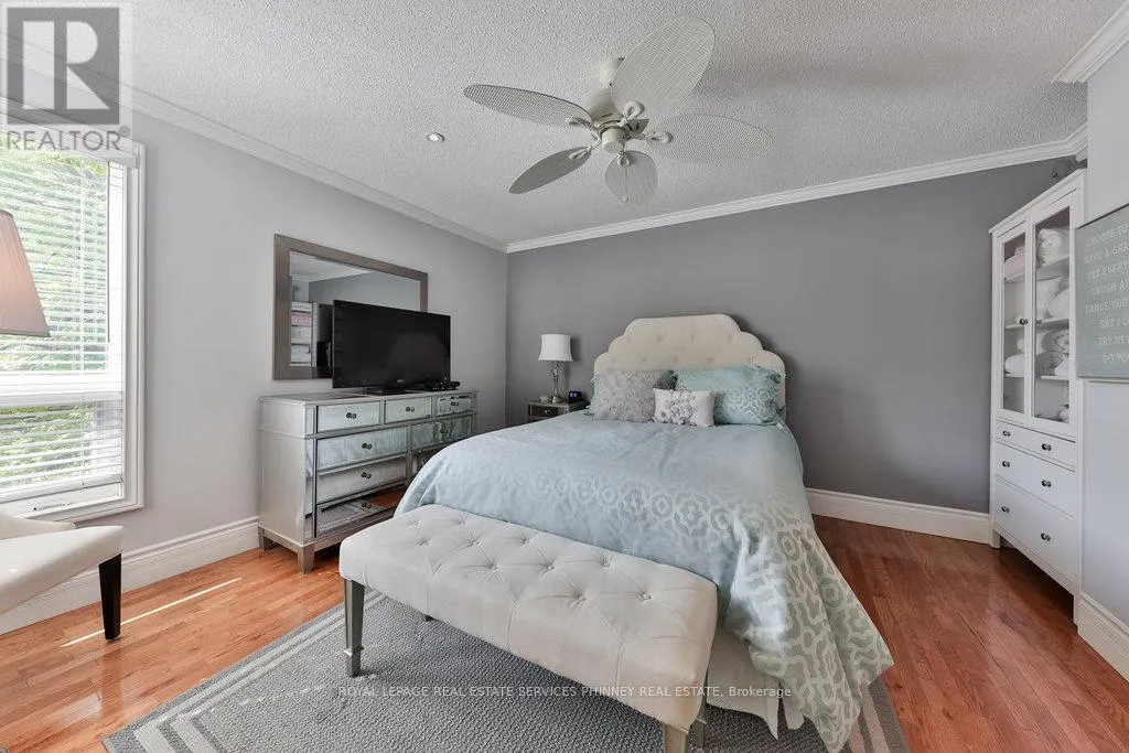 27 - 1250 MARLBOROUGH COURT
