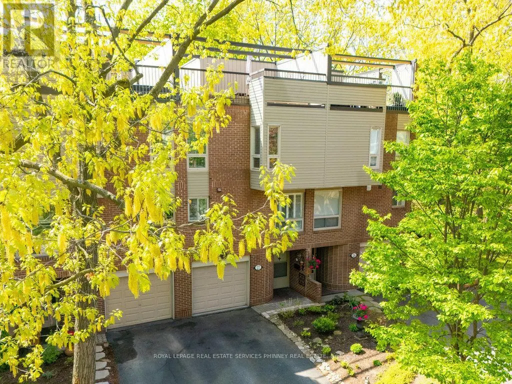 27 - 1250 MARLBOROUGH COURT