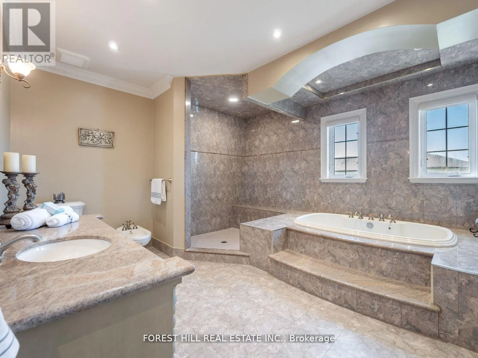18 HIGHLAND HILL