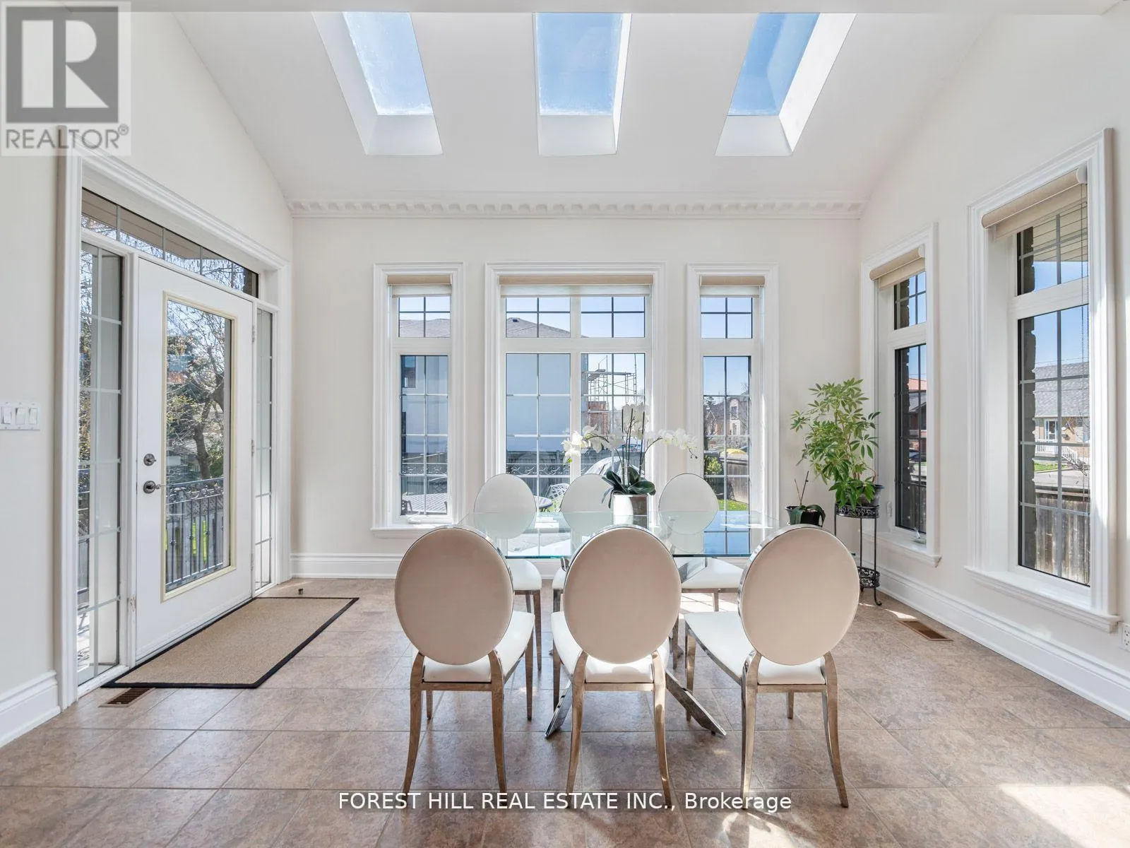 18 HIGHLAND HILL