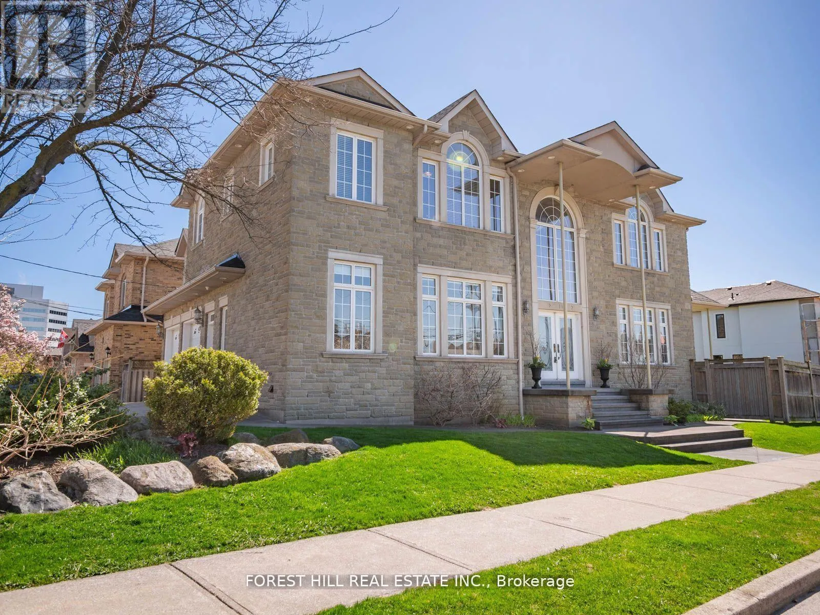 18 HIGHLAND HILL