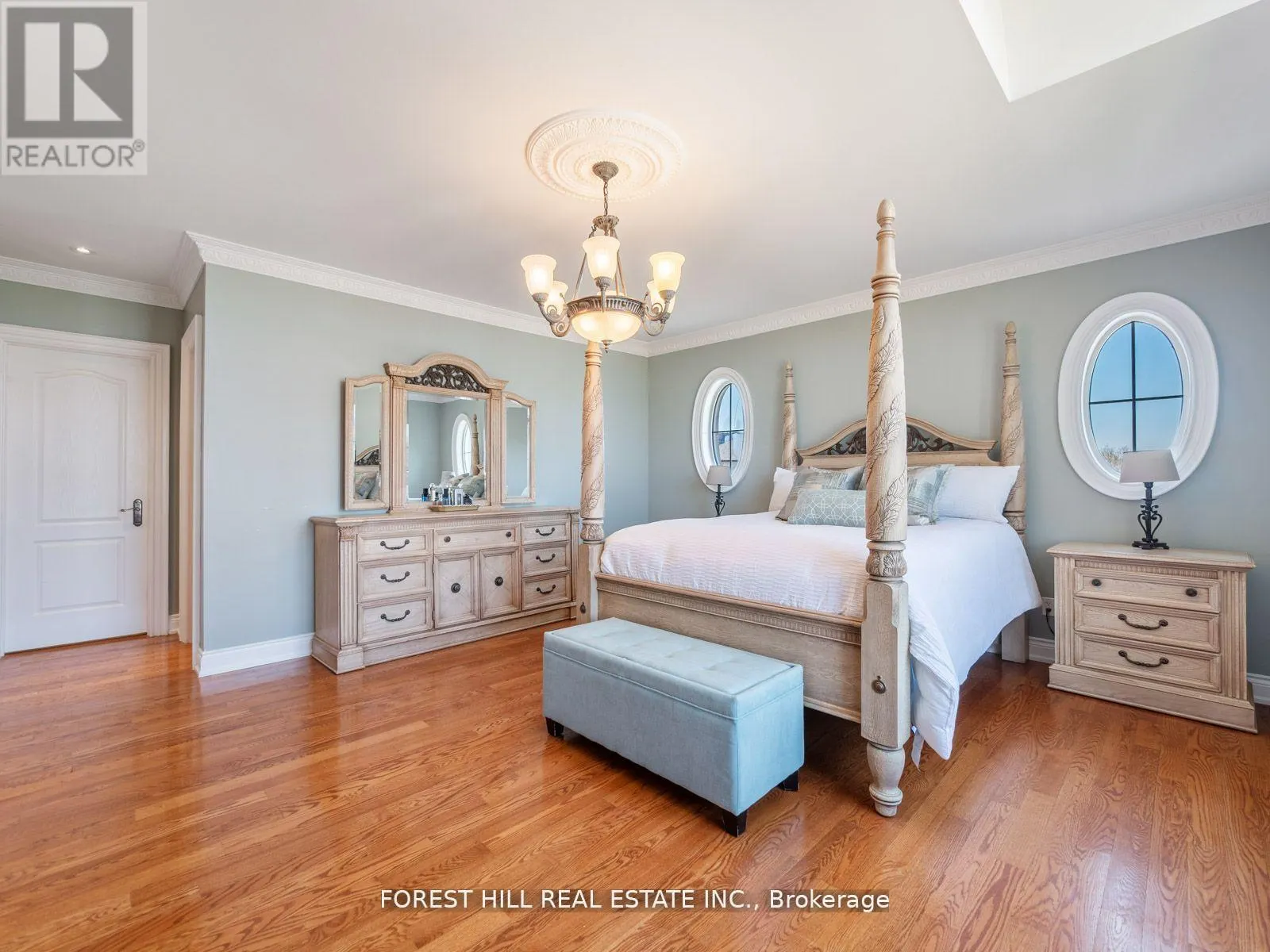 18 HIGHLAND HILL