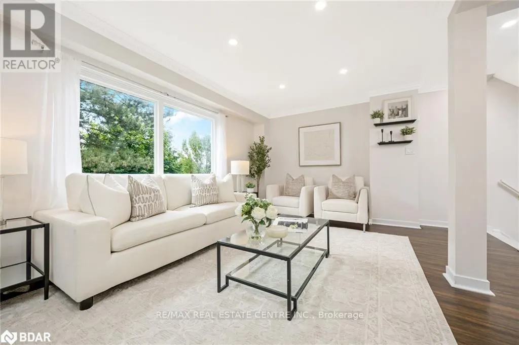 20 - 318 LAURIER AVENUE