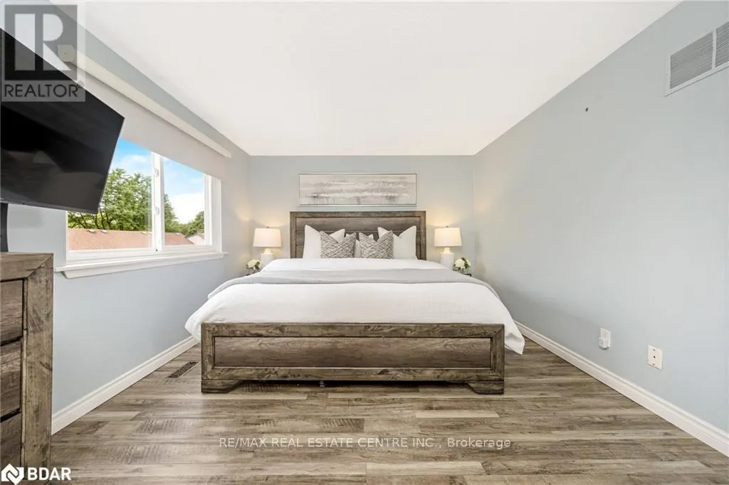20 - 318 LAURIER AVENUE
