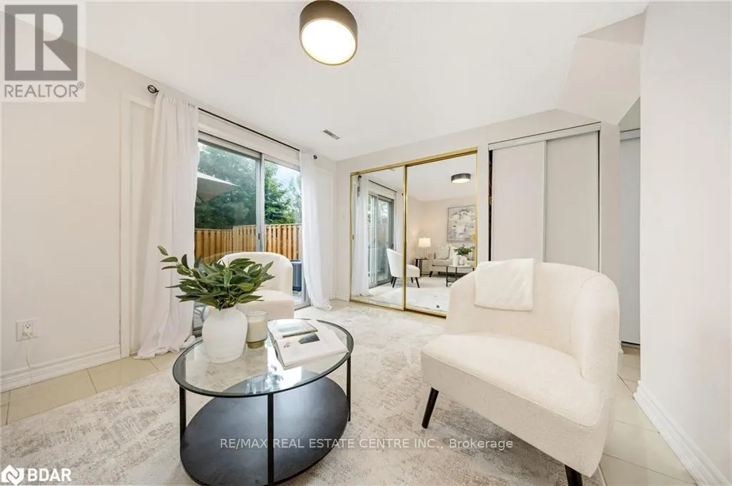 20 - 318 LAURIER AVENUE