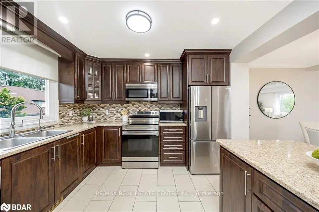 20 - 318 LAURIER AVENUE