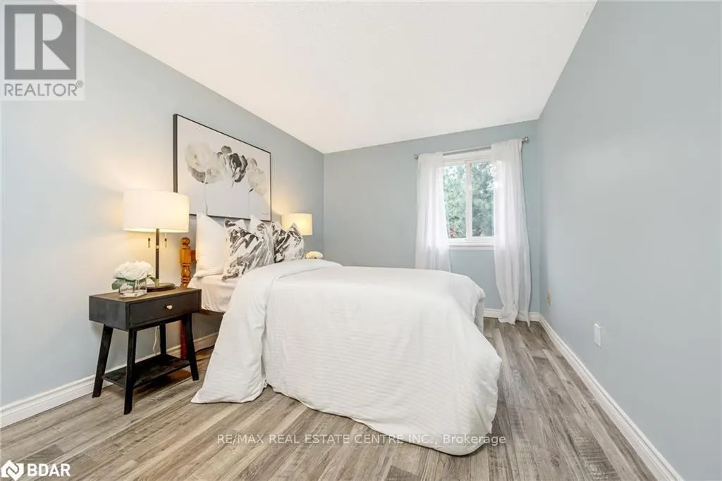 20 - 318 LAURIER AVENUE