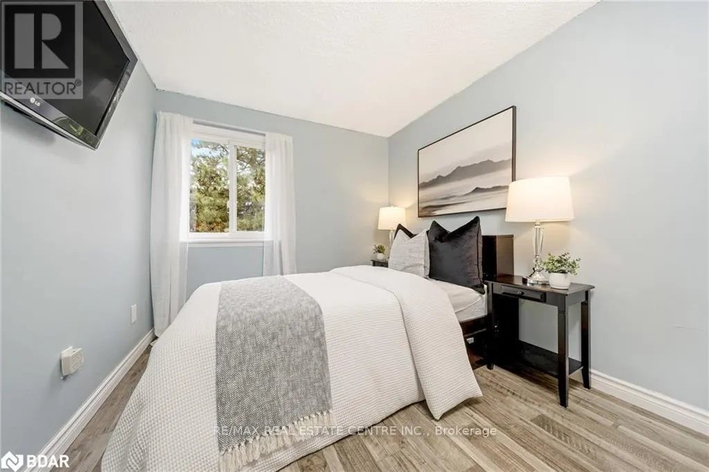 20 - 318 LAURIER AVENUE