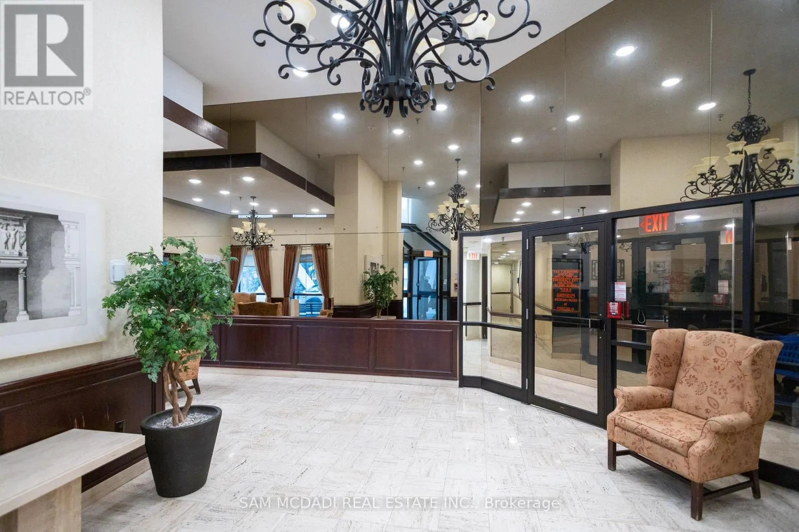 1207 - 3650 KANEFF CRESCENT