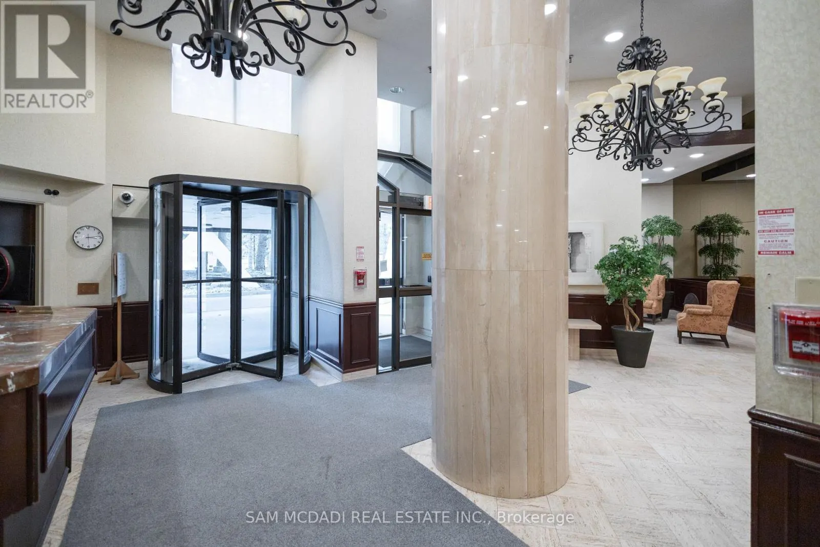 1207 - 3650 KANEFF CRESCENT