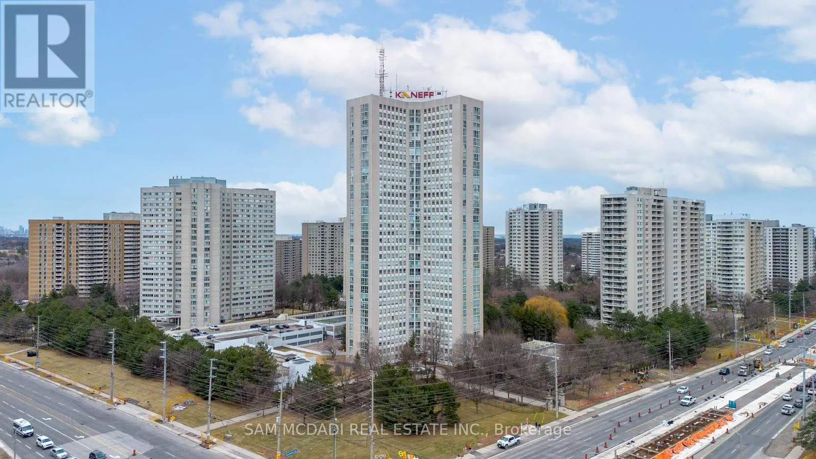 1207 - 3650 KANEFF CRESCENT