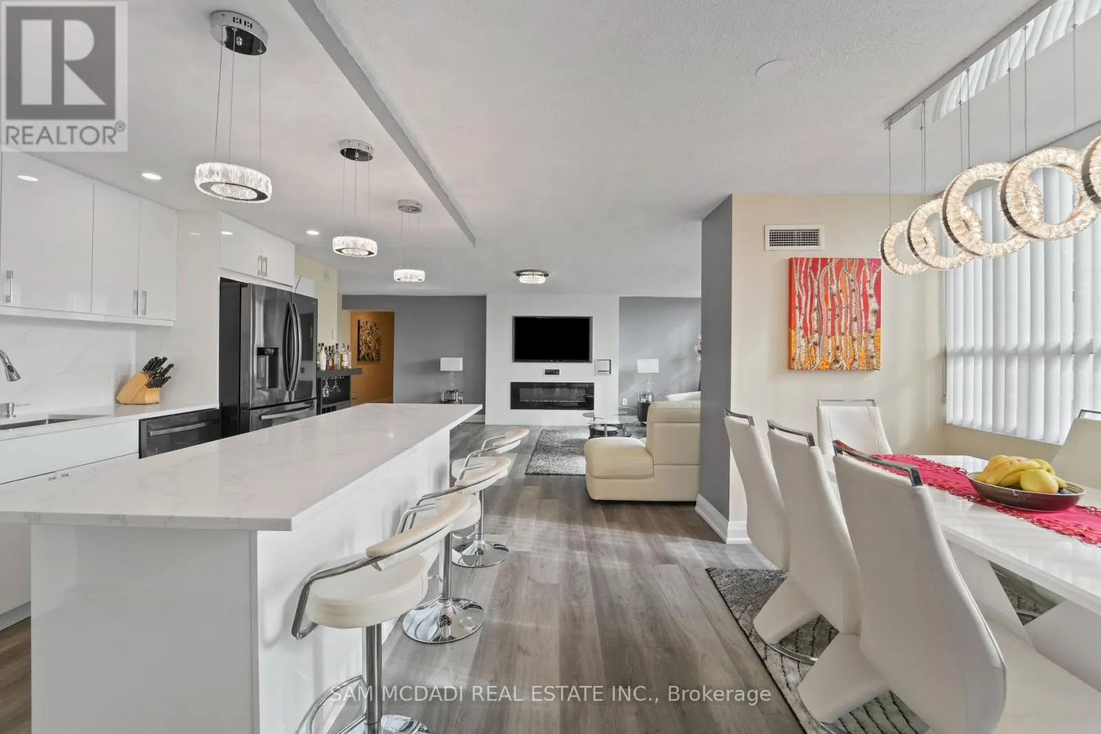 1207 - 3650 KANEFF CRESCENT