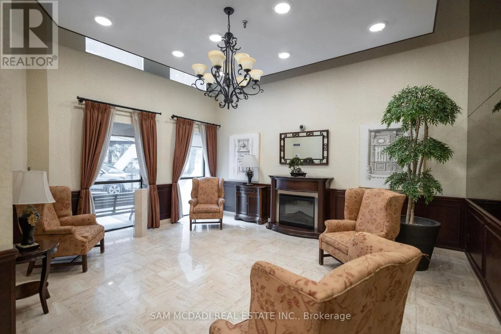 1207 - 3650 KANEFF CRESCENT