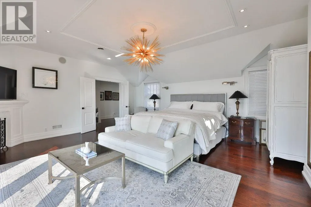 8 CHARTWELL ROAD
