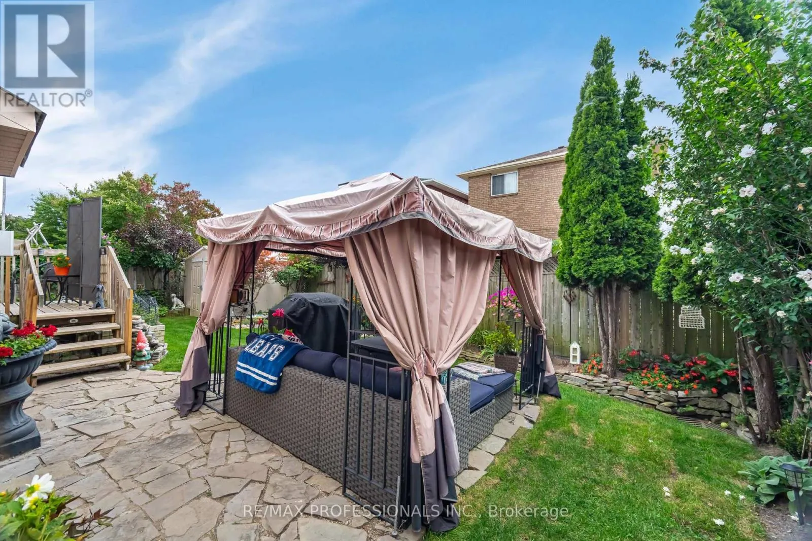 74 UPPER HIGLANDS DRIVE