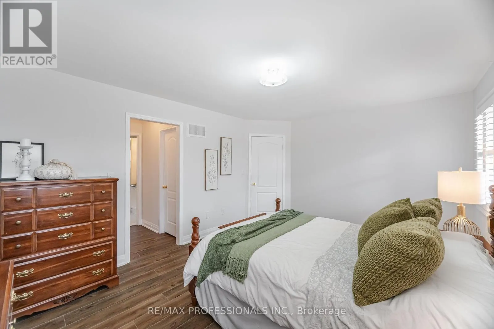 74 UPPER HIGLANDS DRIVE