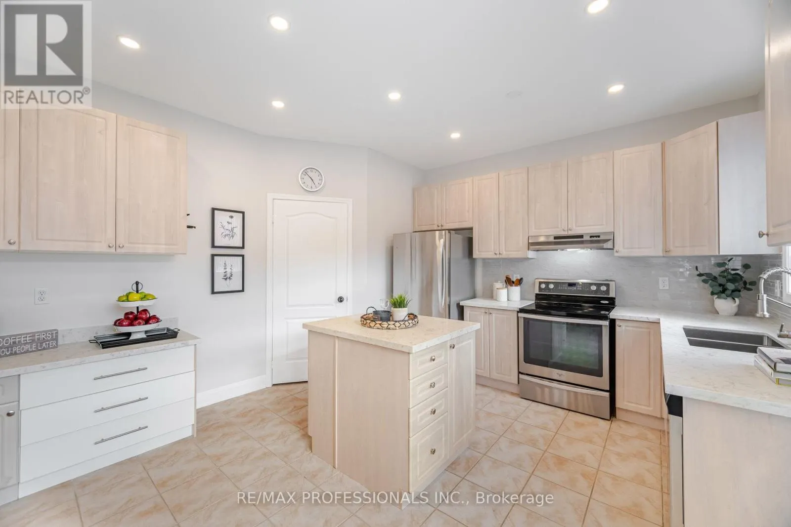 74 UPPER HIGLANDS DRIVE