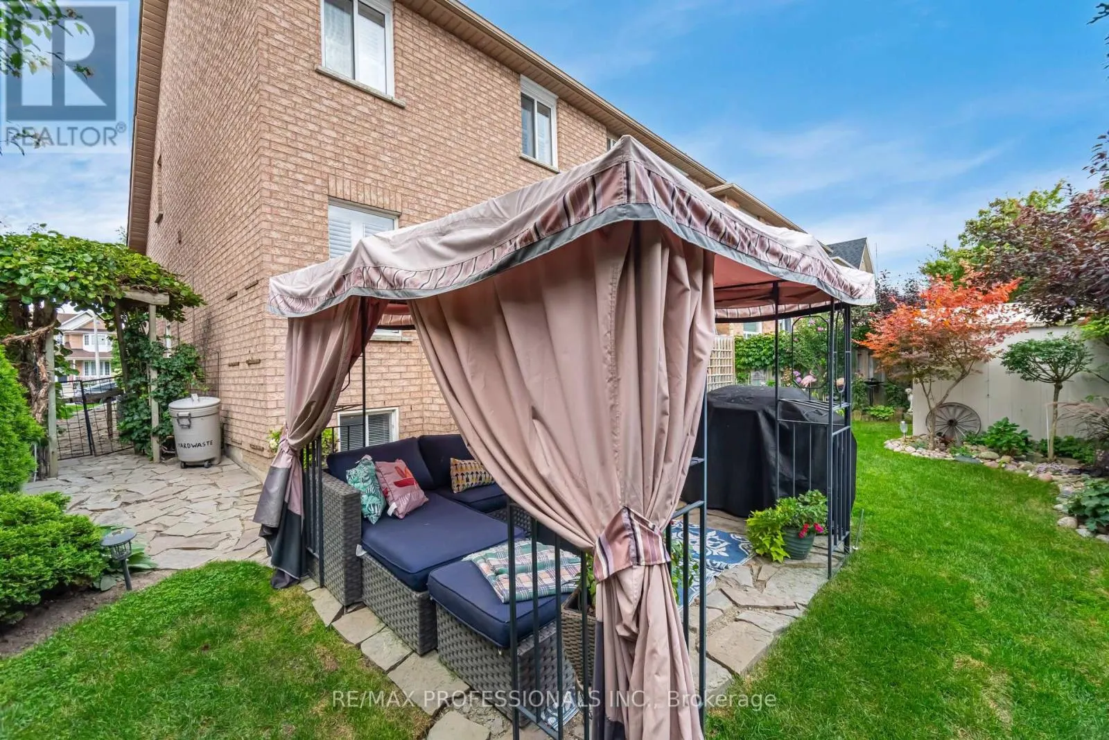 74 UPPER HIGLANDS DRIVE